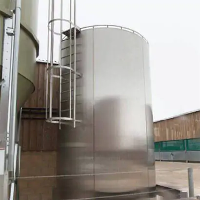 Which is better A Commercial Water Storage Tank Or a Concreate based Water Tank NEW